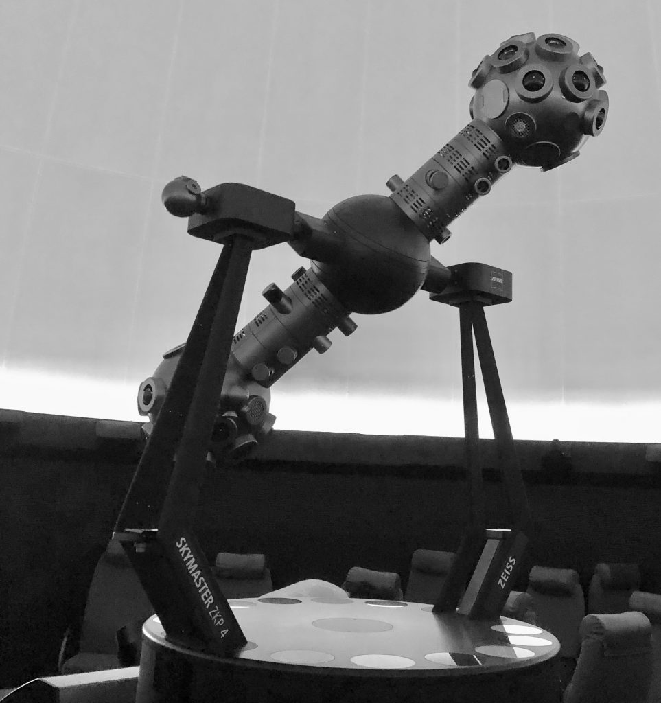 Projektor im Planetarium in Kassel