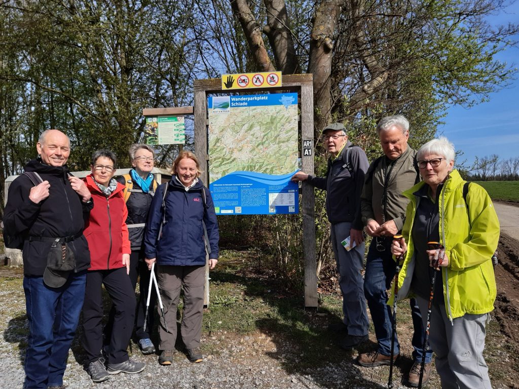 Start Wanderung auf dem Sauerland Höhenflug vom Parkplatz "Schlade"