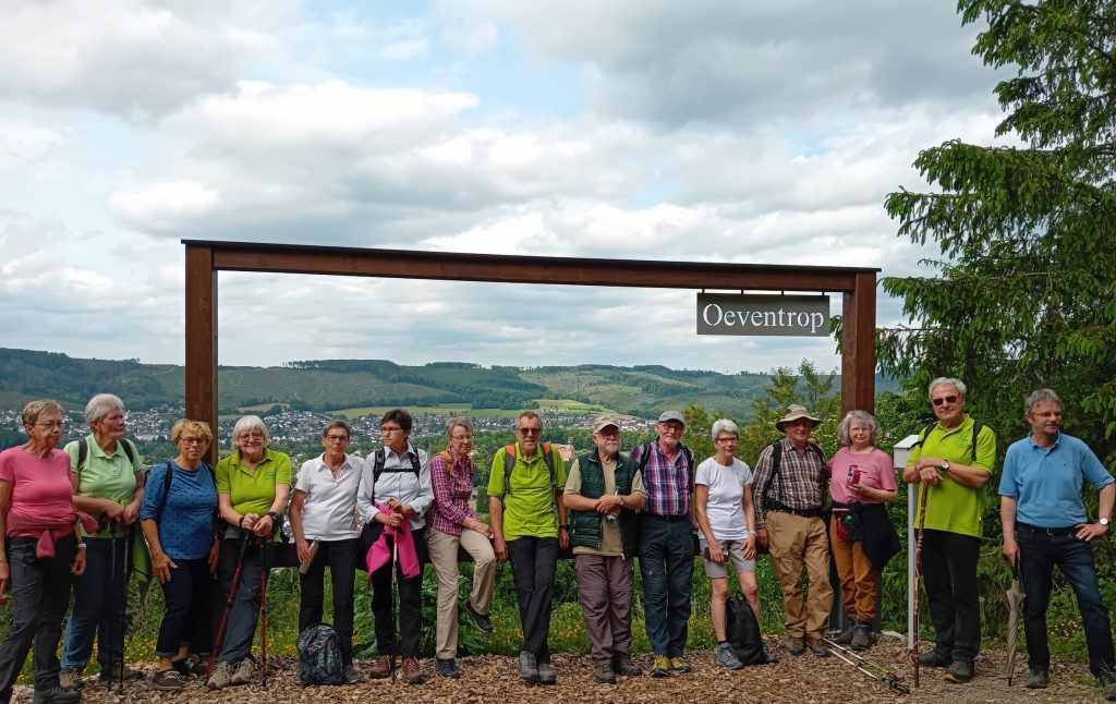 Jedermann-Wanderung am 4. Juni - am Aussichtsfenster des Panoramafensters