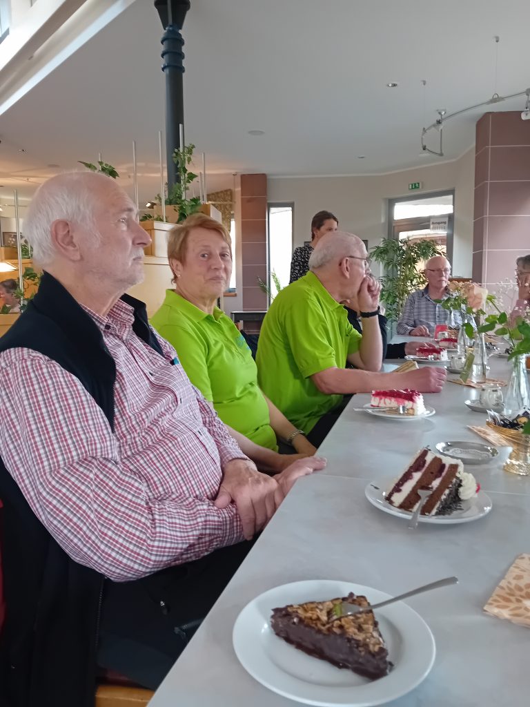 Jedermann-Wanderung im November - Kaffeeklatsch im Café Deimel -