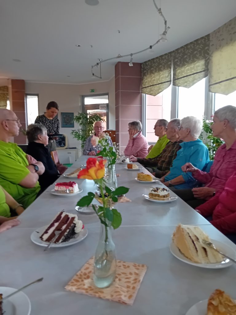Jedermann-Wanderung im November - Kaffeeklatsch im Café Deimel -